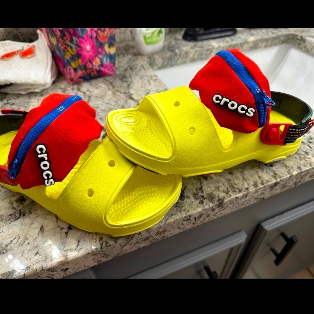 NWT Crocs Classic All Terrain Sandals W/Zipper Pouch Desert Trip W Sz 7 M Sz 5